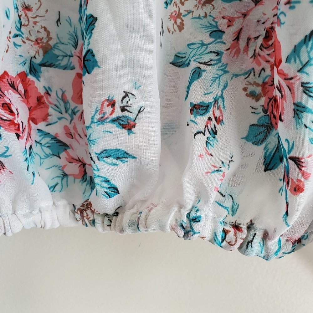 SEDUCTIONS | Flowy floral blouse with bell sleeves and cinched hem (Size M) - Picture 5 of 10